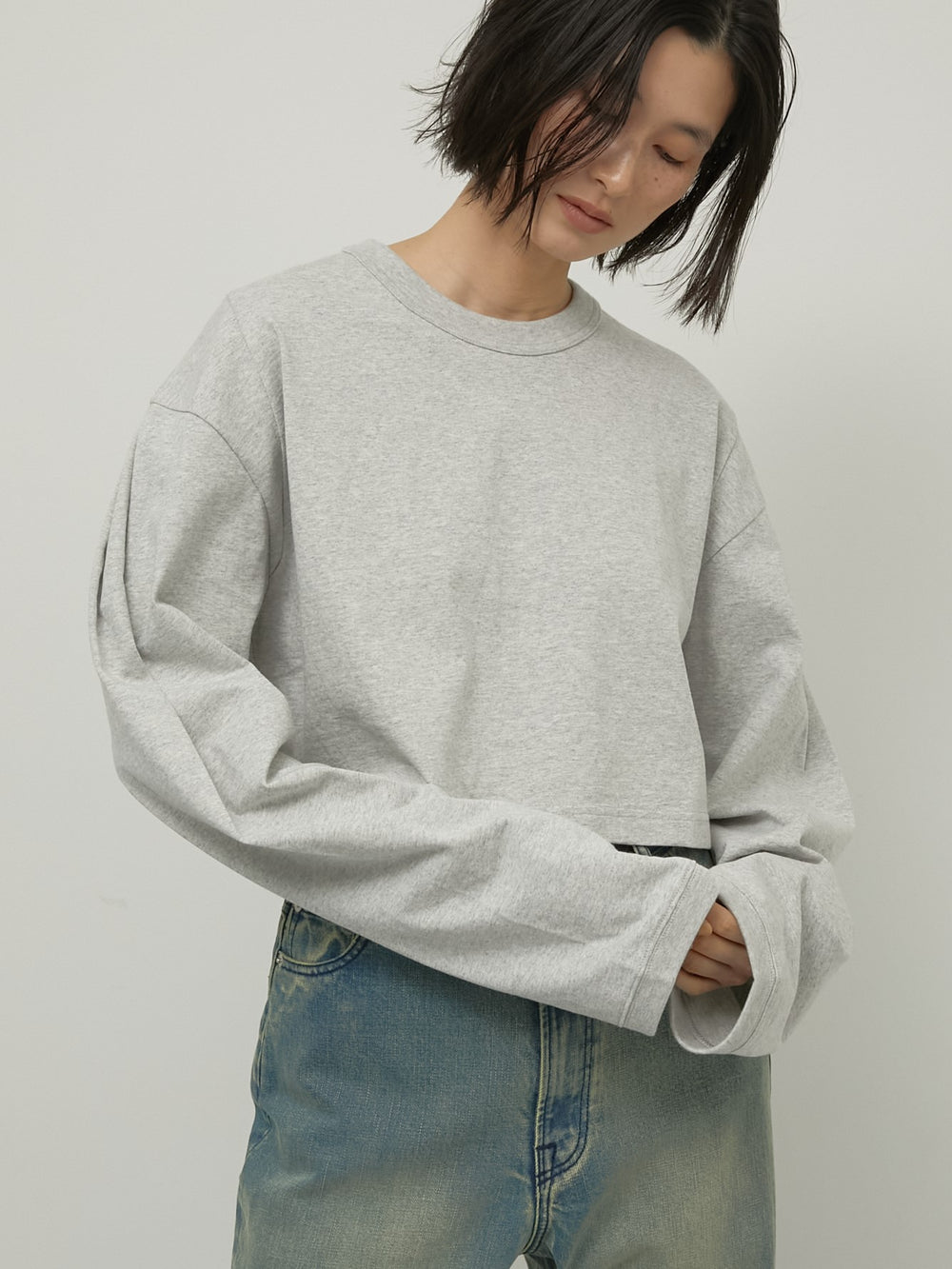sleeve tuck cropped tee