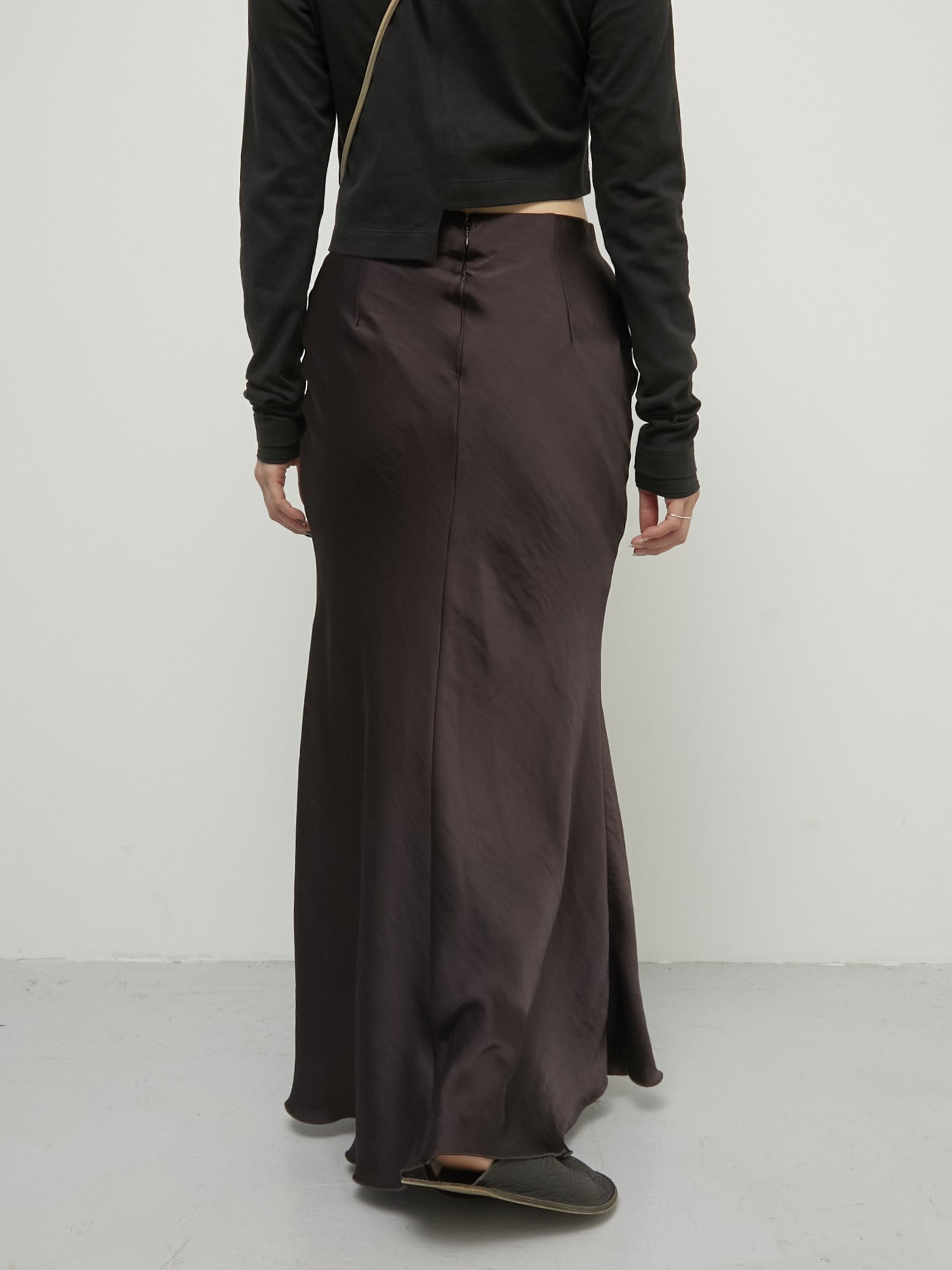 【LA PEAU DE GEM】no slit satin skirt 36 no slit satin skirt – LA PEAU DE GEM