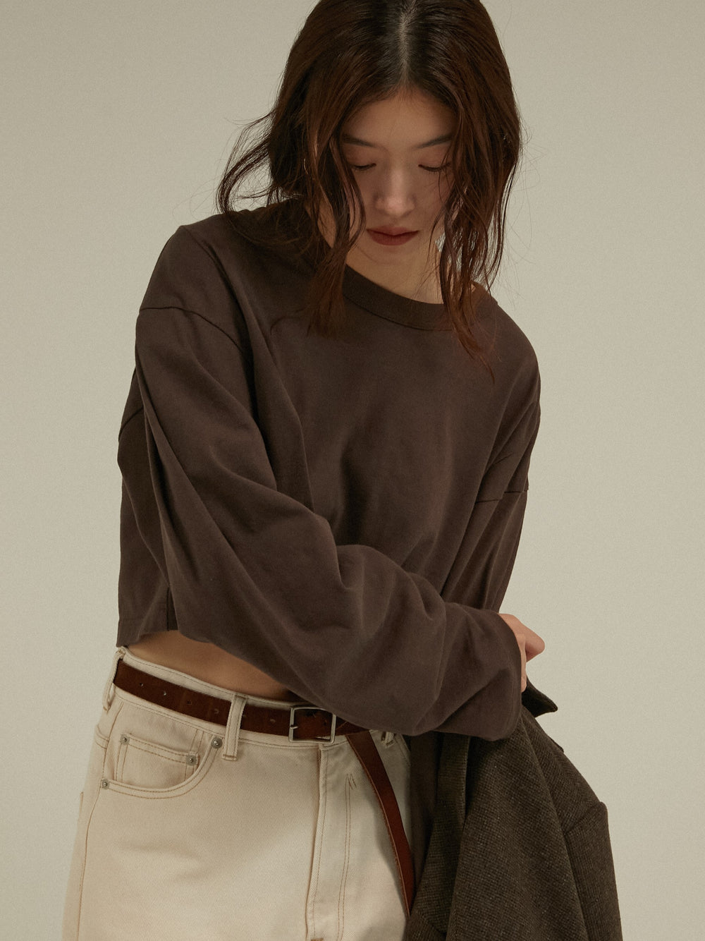sleeve tuck cropped long tee