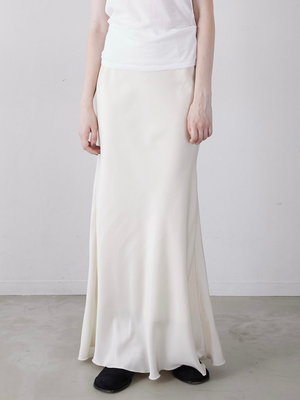 no slit satin skirt