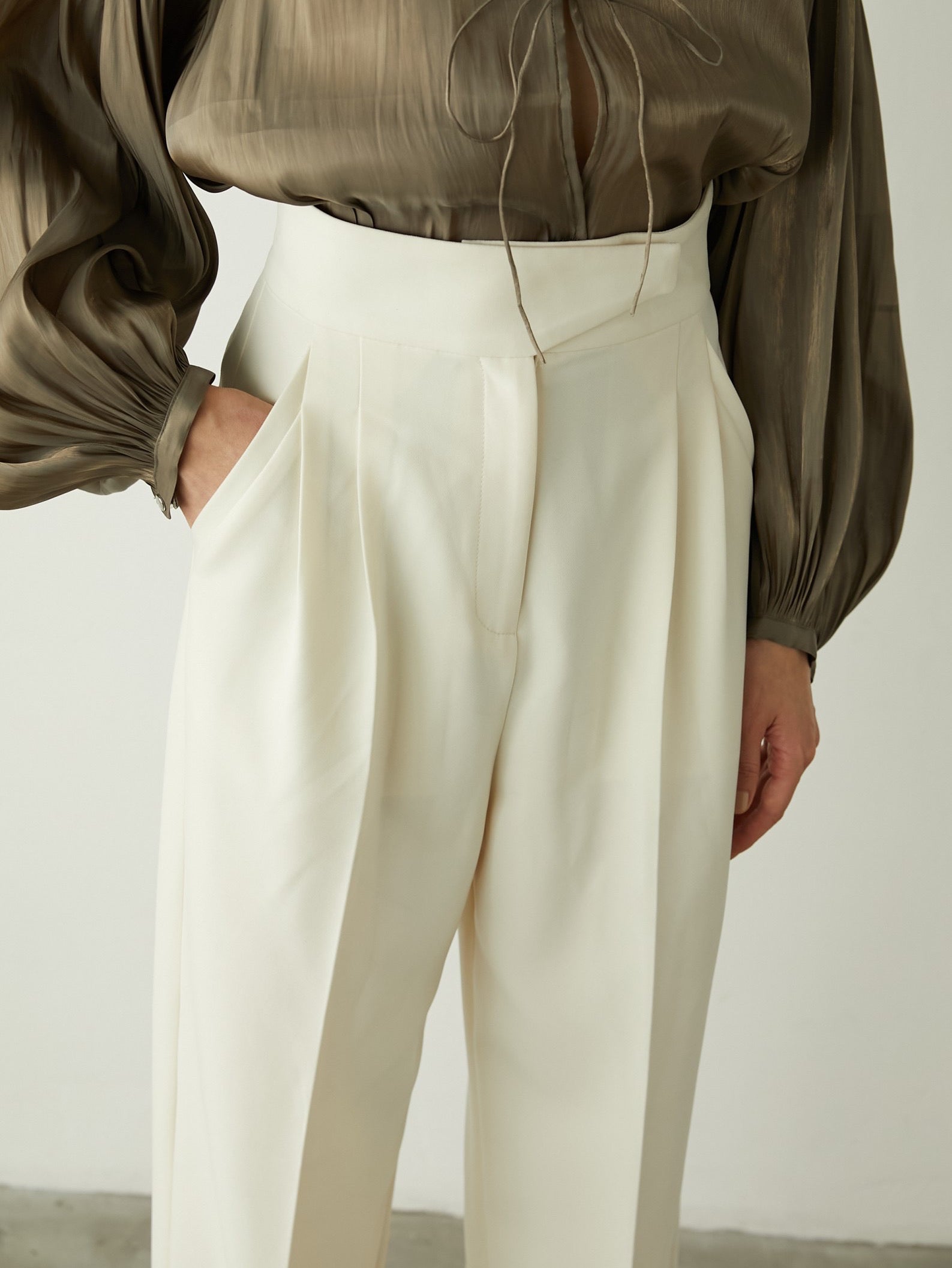 SALE]square belt two tuck pants – LA PEAU DE GEM