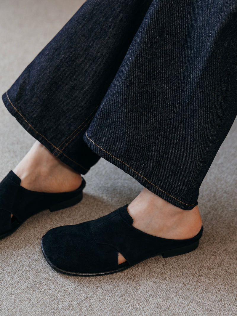 side hole slip-on(black suede)