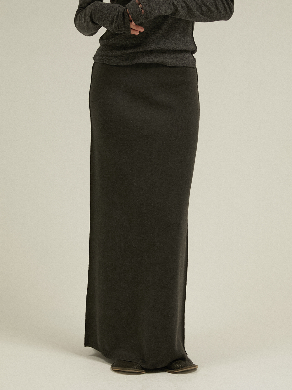 silhouette knit skirt