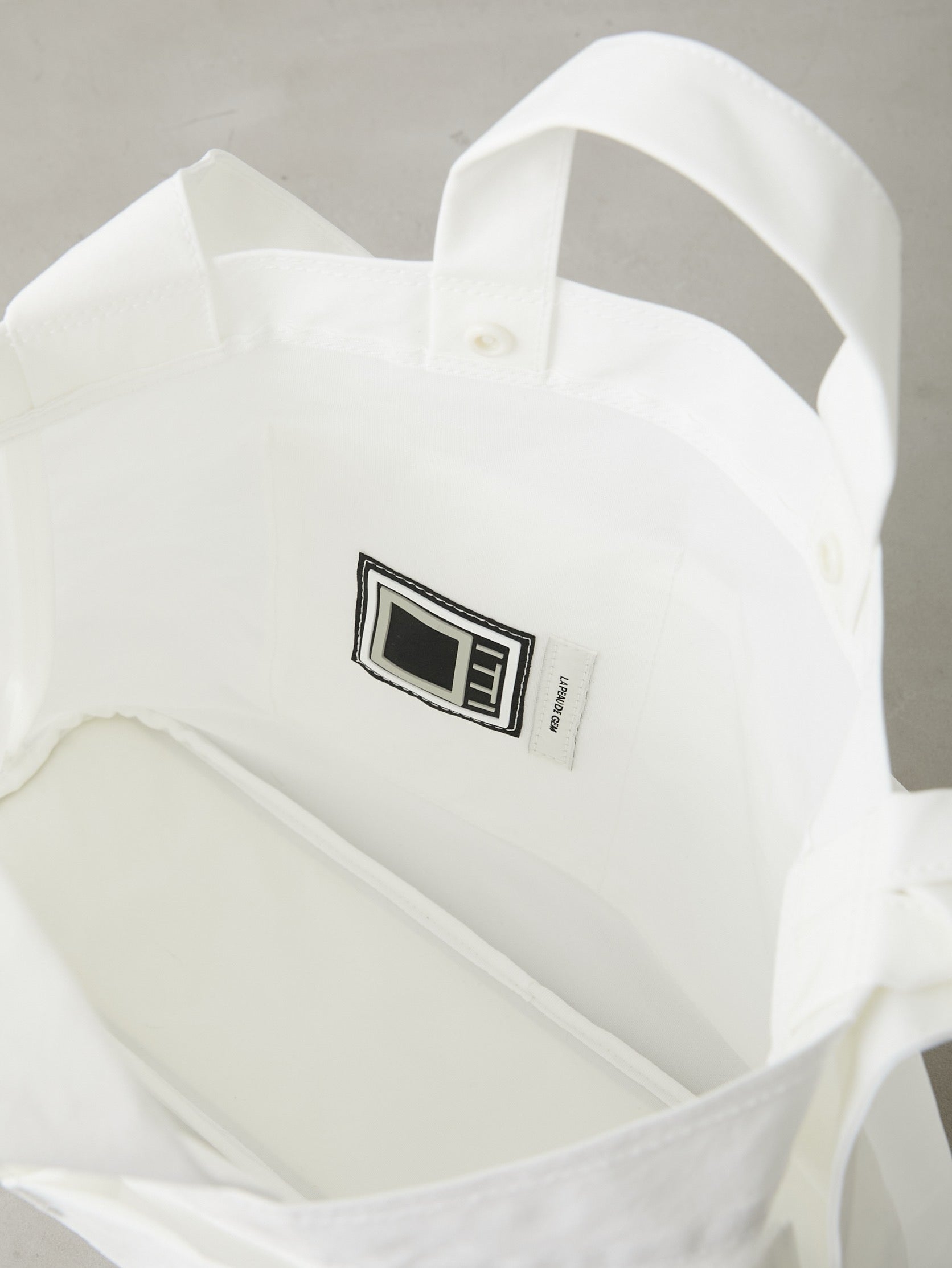 バッグ LA PEAU DE GEM GEM KNOT SHOLDER TOTE BAG GEM KNOT SHOLDER TOTE BAG – LA PEAU DE GEM