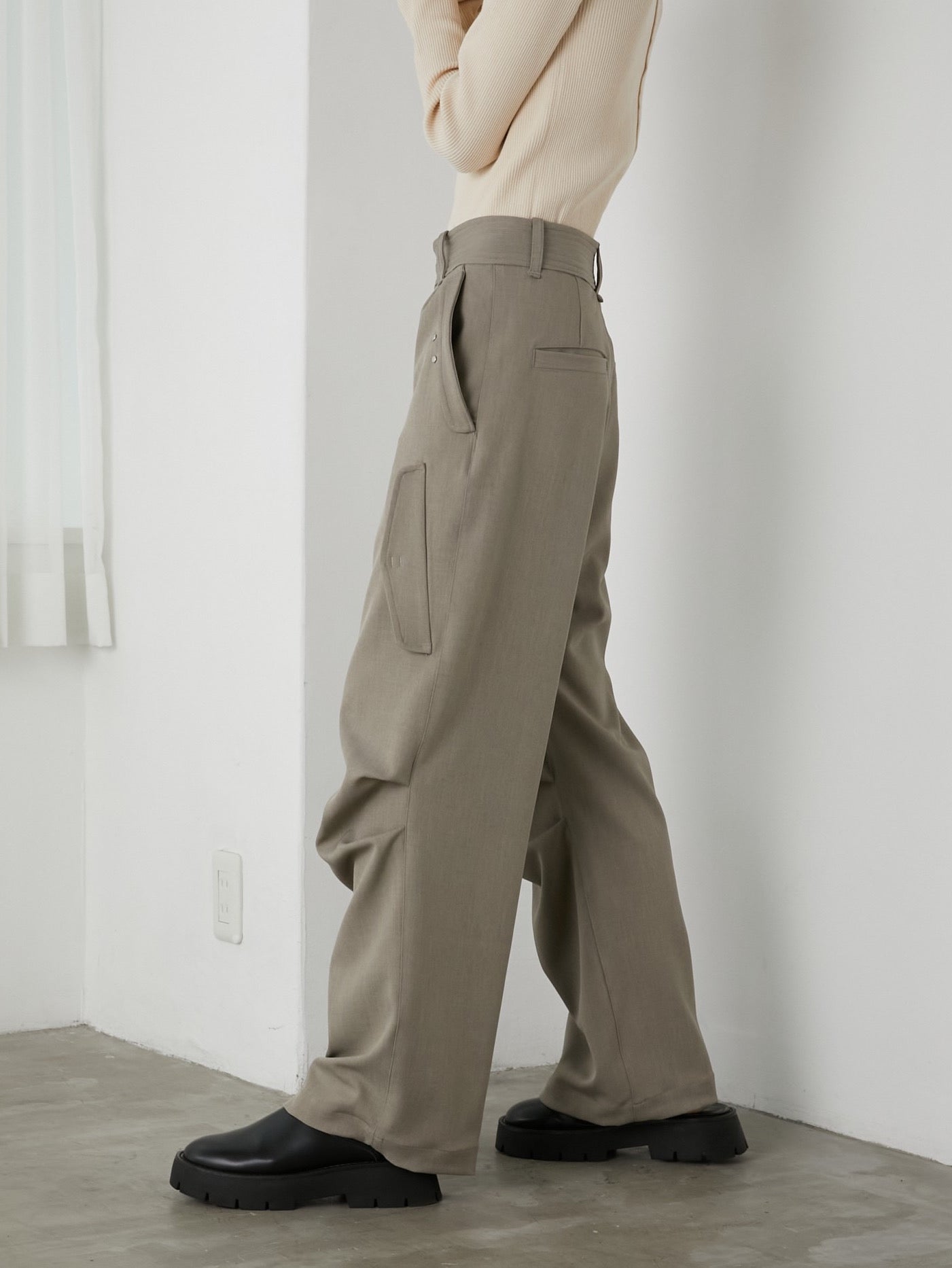 SALE]gather parachute slacks – LA PEAU DE GEM