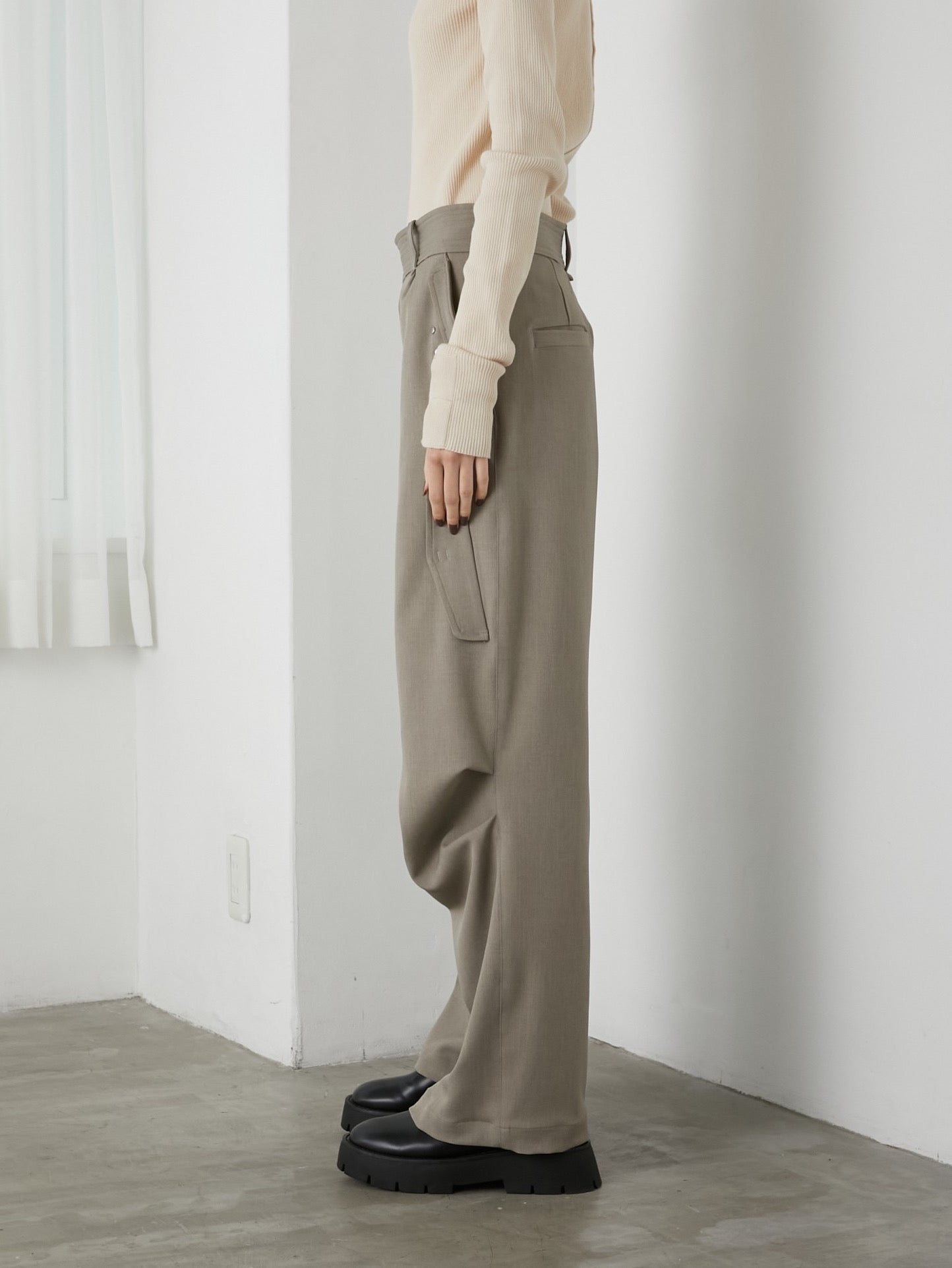 SALE]gather parachute slacks – LA PEAU DE GEM