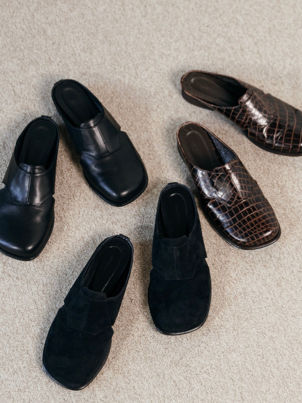 SALE]side hole slip-on(black suede) – LA PEAU DE GEM