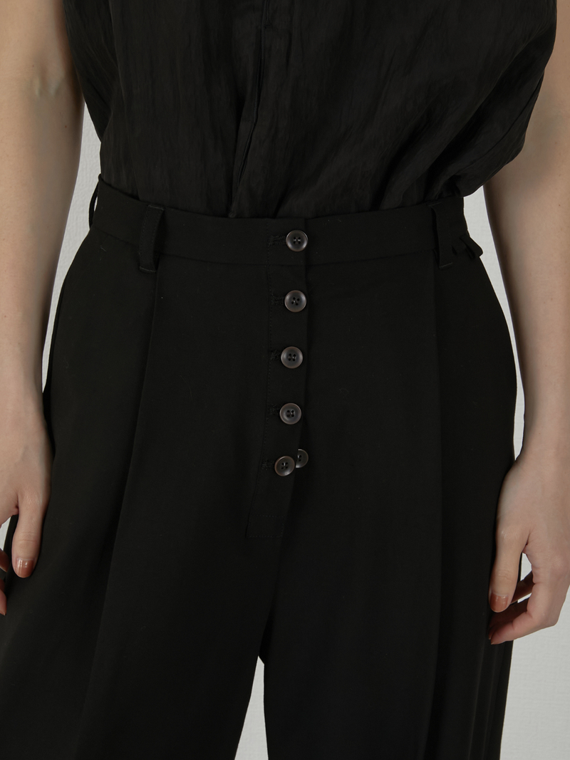 button slacks