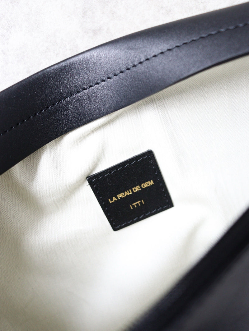 GEM KNOT SHOLDER LEATHER BAG