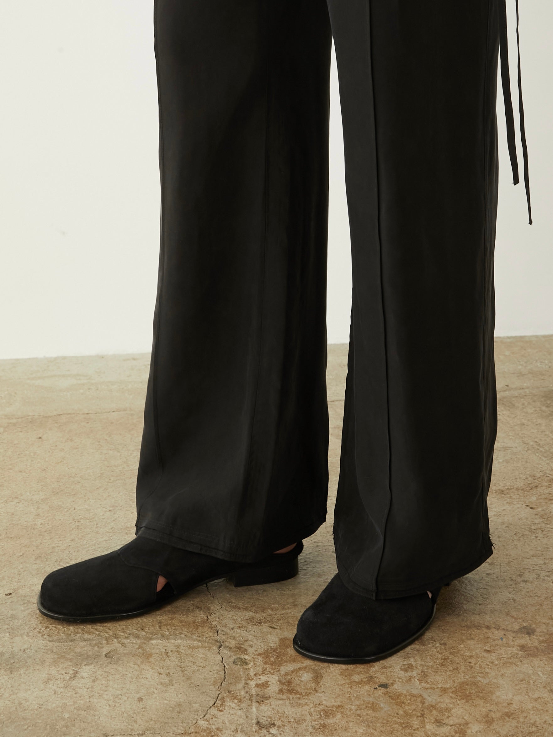 SALE]side hole slip-on(black suede) – LA PEAU DE GEM