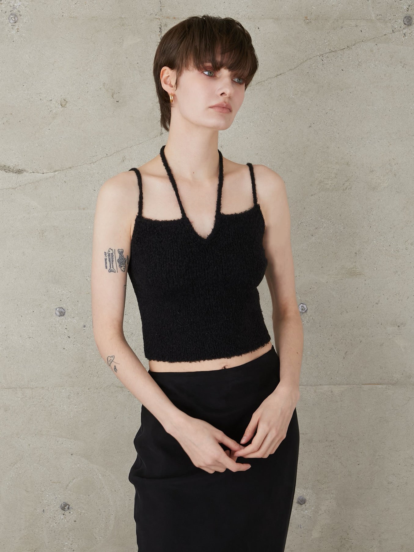 LA PEAU DE GEM シャイニングフェザーニットキャミ shining feather knit cami – LA PEAU DE GEM