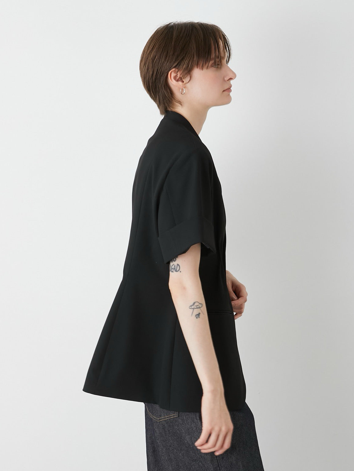 halfsleeve hole jacket – LA PEAU DE GEM