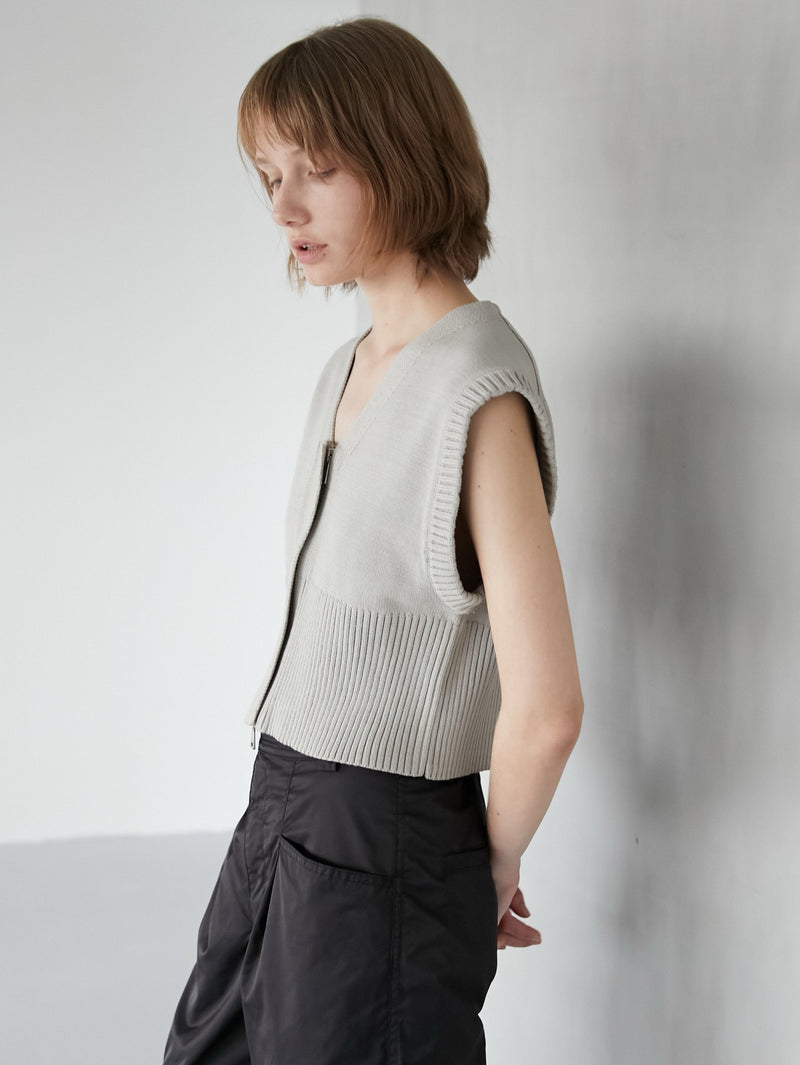 zip up knit vest