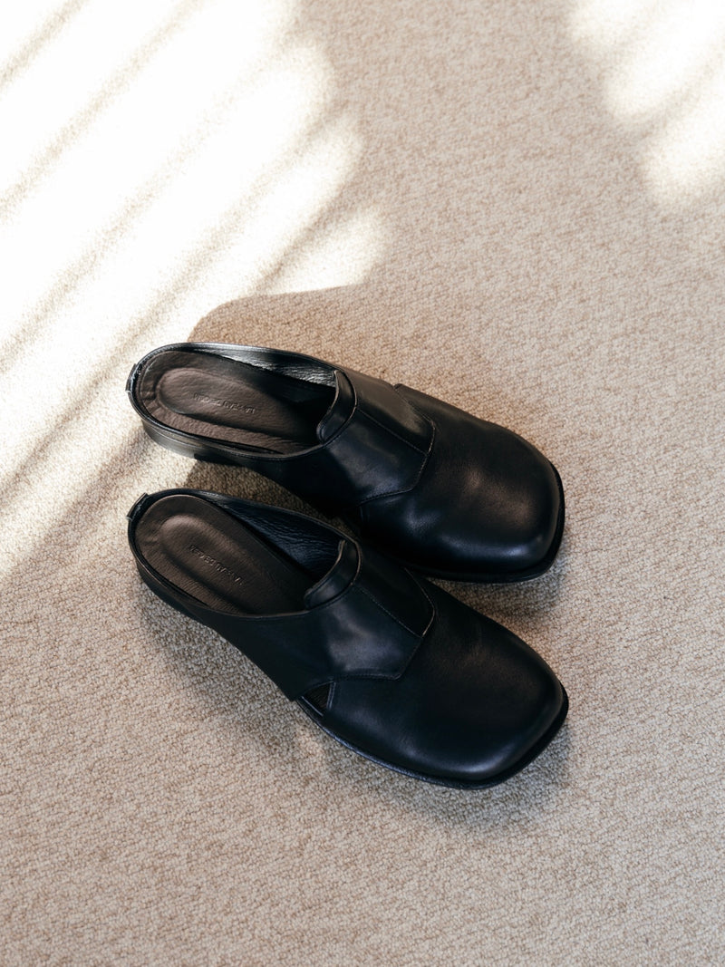 side hole slip-on(black smooth)