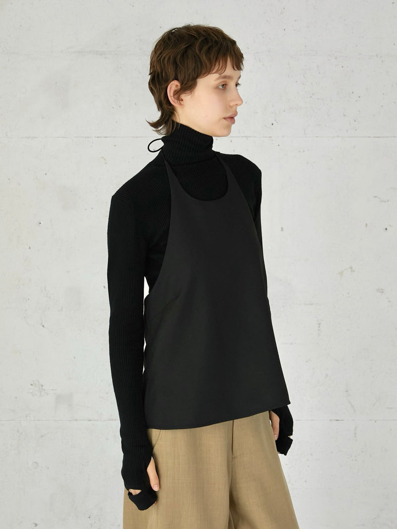 backless halter neck